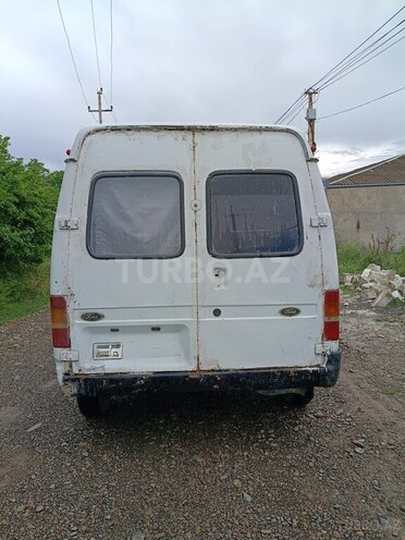 Ford Transit-2