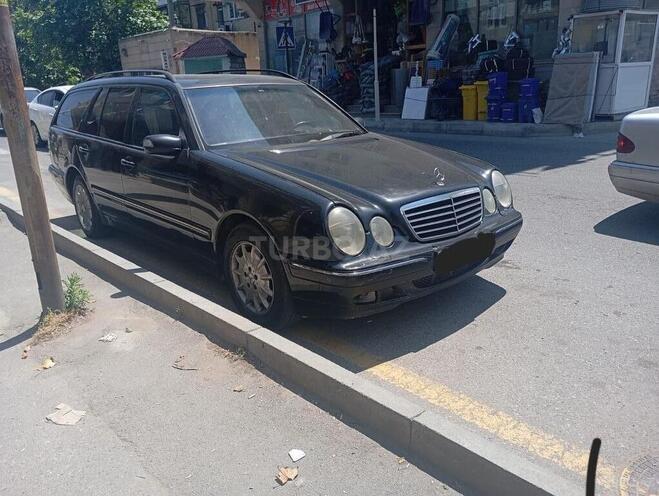 Mercedes E 270-1