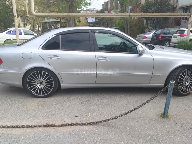 Mercedes E 240-5