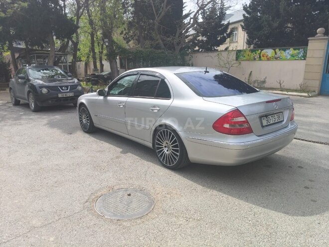 Mercedes E 240-3