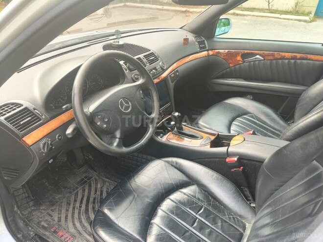 Mercedes E 240-9