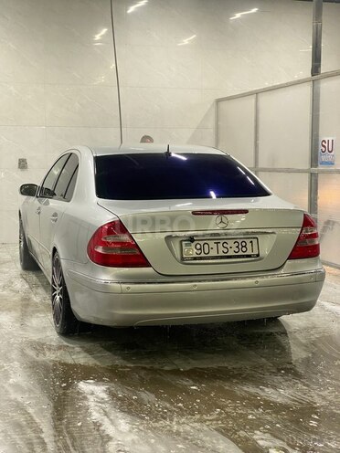 Mercedes E 240-8