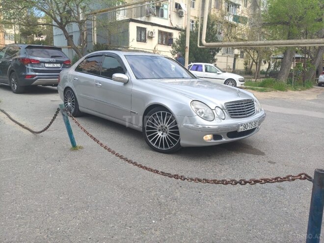 Mercedes E 240-7