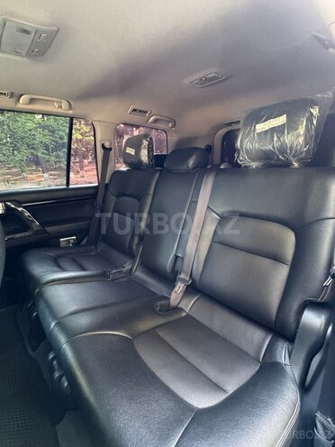 Toyota Land Cruiser-12