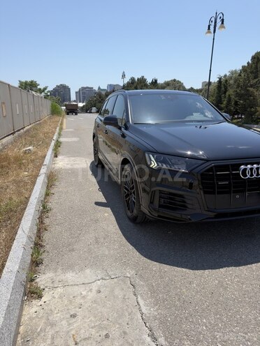 Audi Q7-3