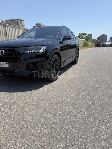 Audi Q7-2