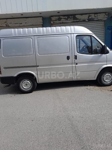 Ford Transit-3