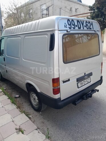 Ford Transit-2