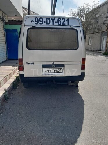 Ford Transit-4