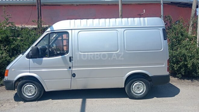 Ford Transit-7
