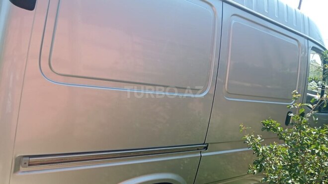 Ford Transit-9