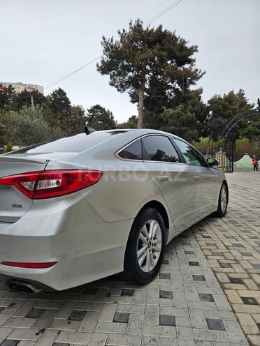 Hyundai Sonata-8