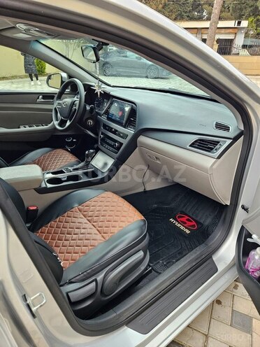 Hyundai Sonata-10
