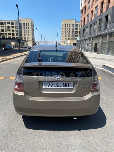 Toyota Prius-2