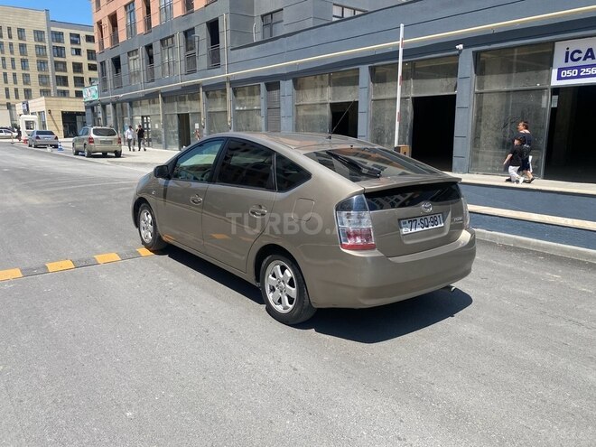Toyota Prius-3
