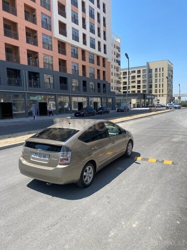 Toyota Prius-5