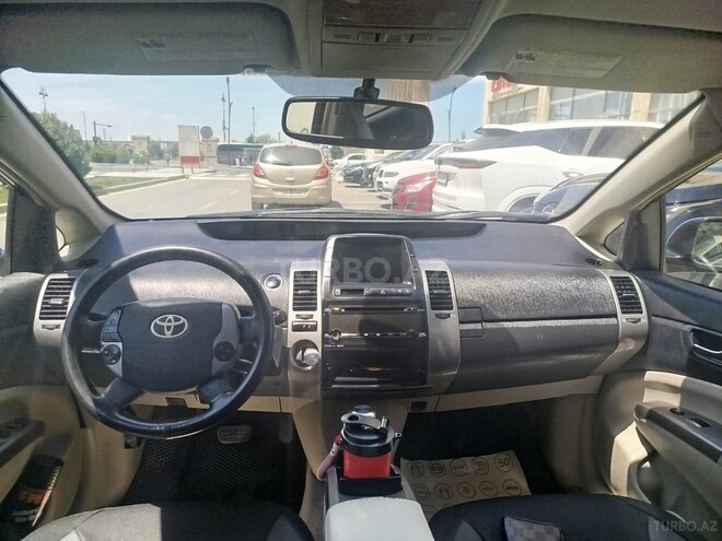 Toyota Prius-8