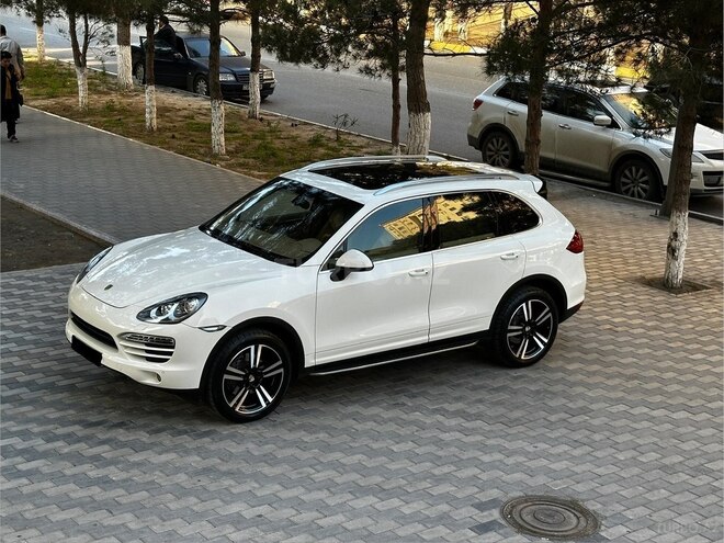 Porsche Cayenne-13