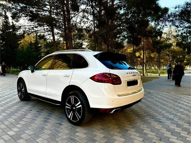 Porsche Cayenne-16