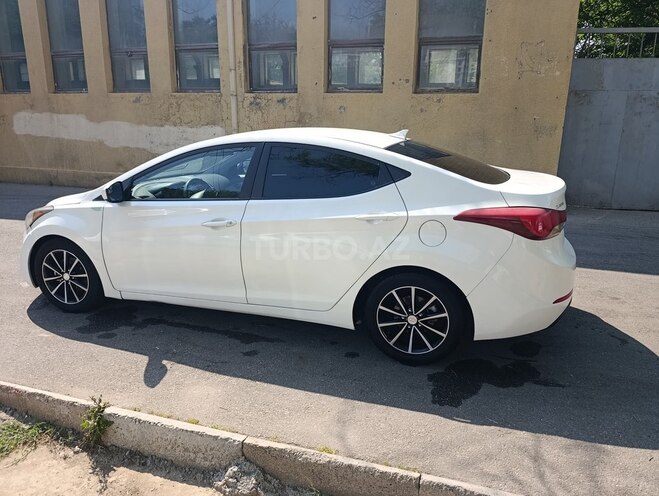Hyundai Elantra-2