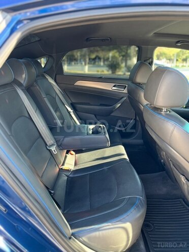 Hyundai Sonata-12