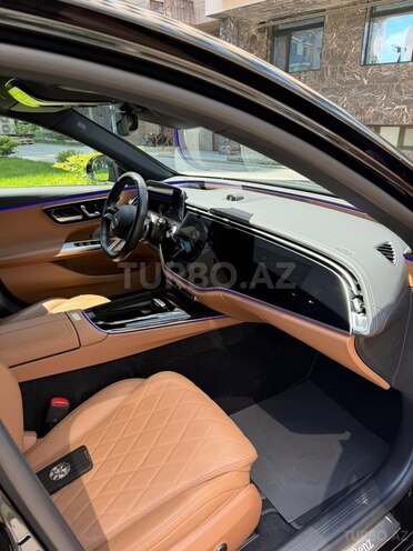 Mercedes E 300-4