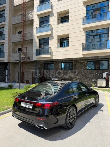 Mercedes E 300-5