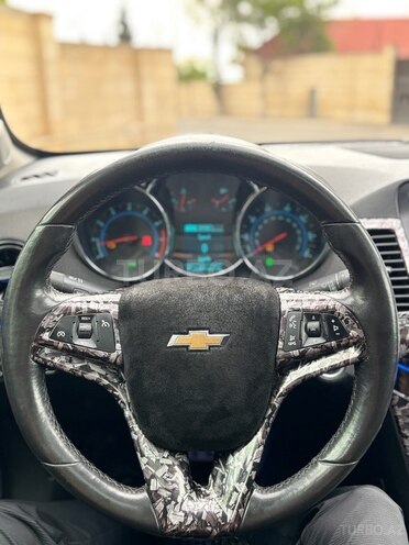 Chevrolet Cruze-11