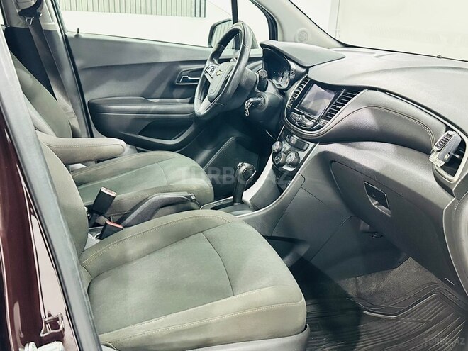 Chevrolet Trax-12