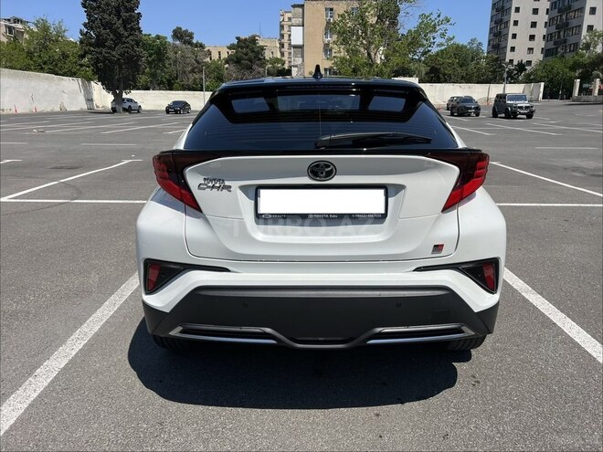 Toyota C-HR-2