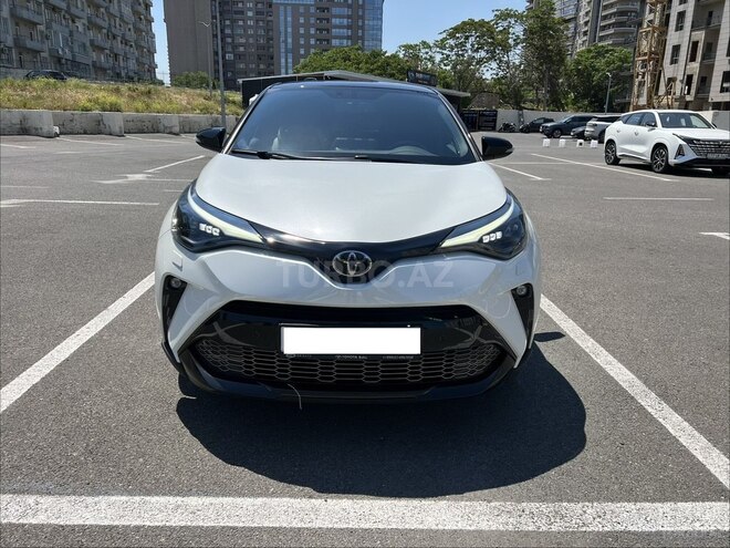 Toyota C-HR-1