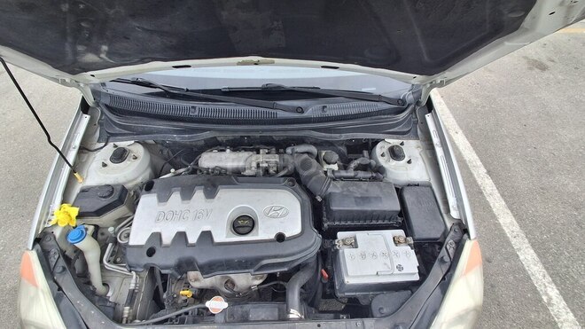 Hyundai Accent-7