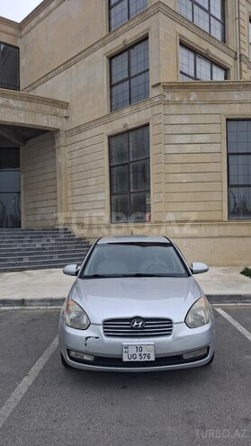 Hyundai Accent-11