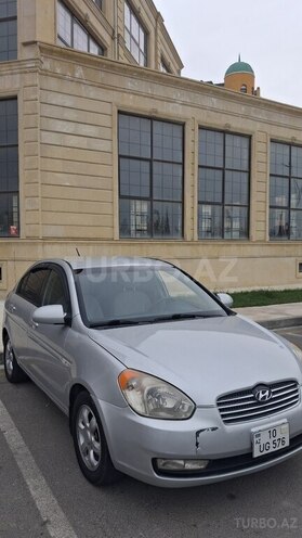 Hyundai Accent-13