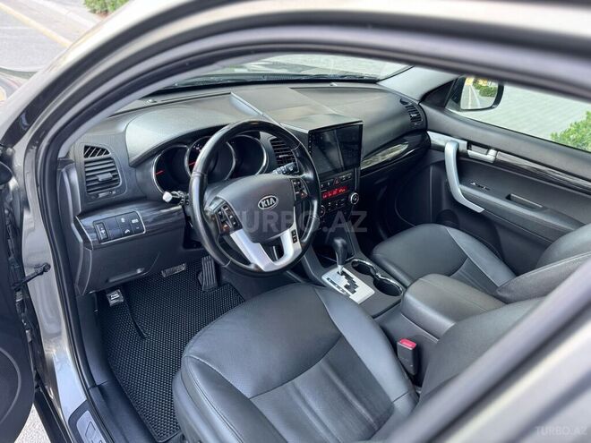 Kia Sorento-8