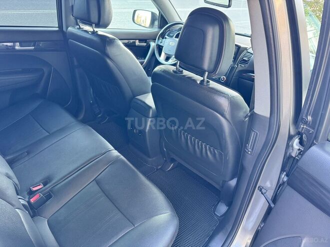 Kia Sorento-11
