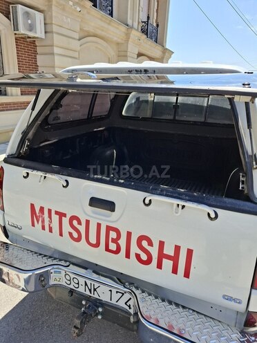 Mitsubishi L200-6
