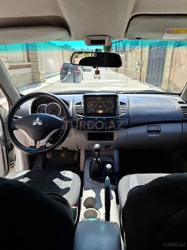 Mitsubishi L200-8