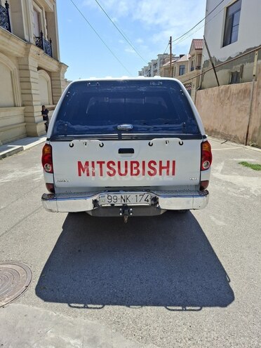 Mitsubishi L200-5