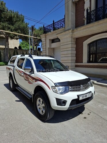 Mitsubishi L200-2