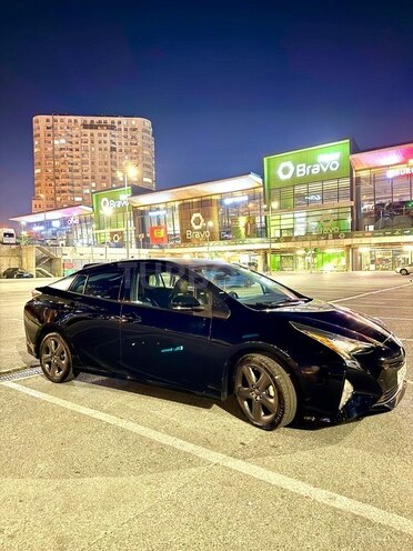 Toyota Prius-5
