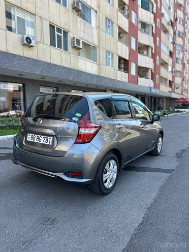 Nissan Note-7