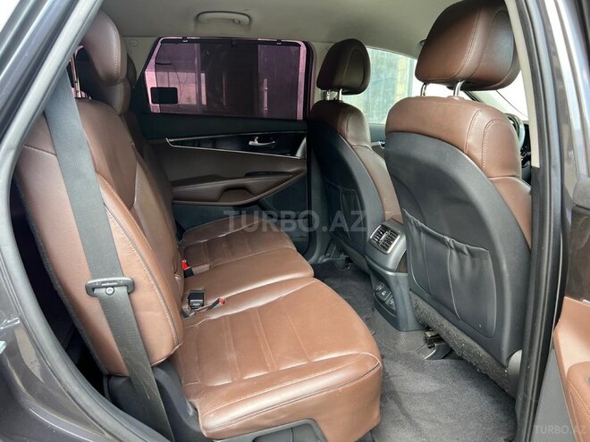Kia Sorento-13