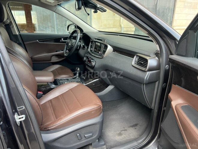 Kia Sorento-12