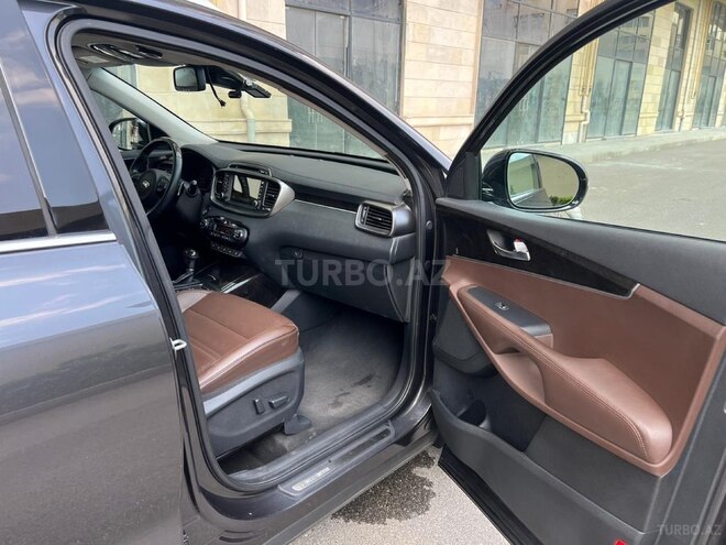 Kia Sorento-16
