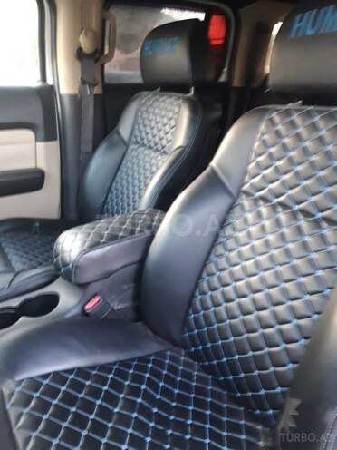 Hummer H3-11