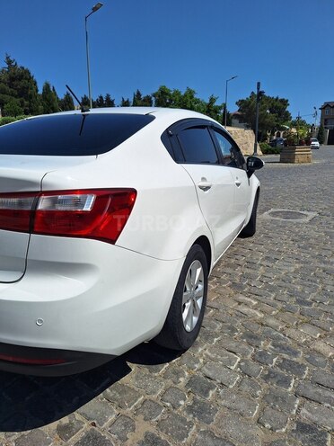 Kia Rio-5