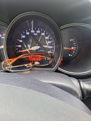 Kia Rio-8