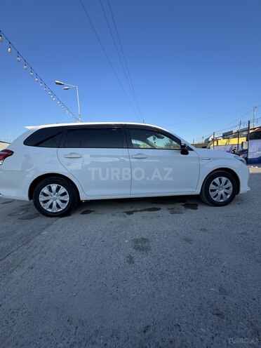 Toyota Corolla Fielder-3