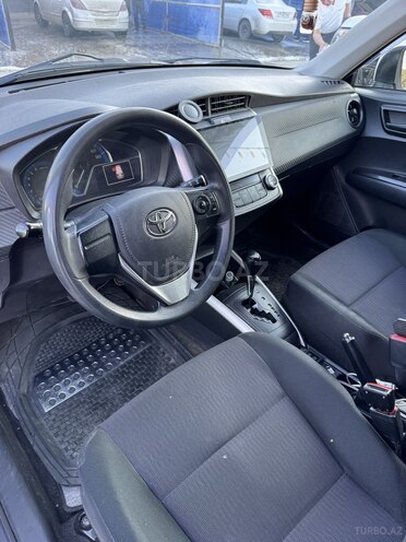 Toyota Corolla Fielder-5